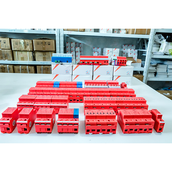 浪涌保護(hù)器