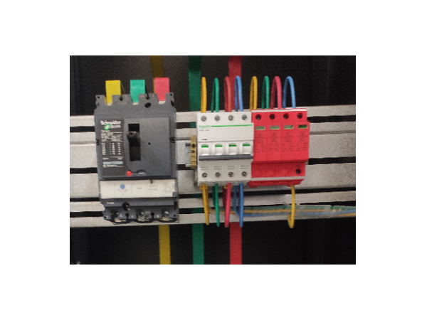 電涌保護(hù)器